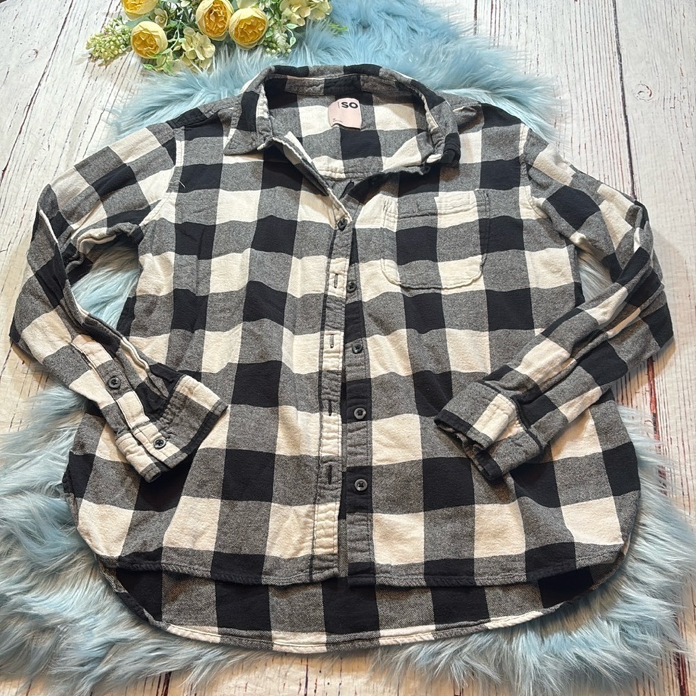 SO Black White Check Flannel Button Down sz M